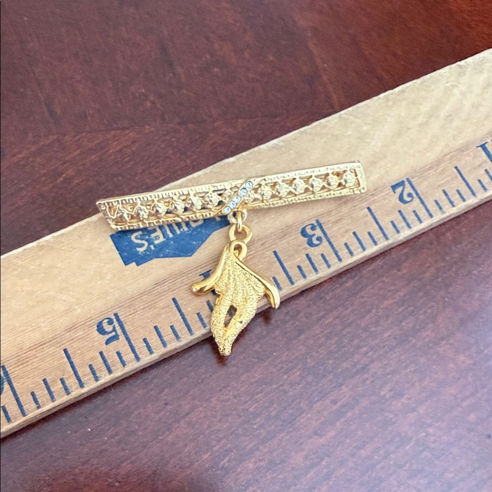 Vintage Gold Tone Brooch